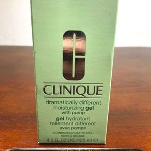Clinique Dramatically Different Moisturizing Gel with Pump 4.2 FL.OZ